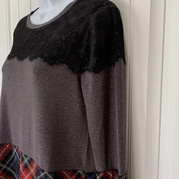 Maurices WOMENS COLOR BLOCK PLAID AND LACE DETAIL LONG SLEEVE TOP NWT SIZE SMALL - Picture 5 of 9